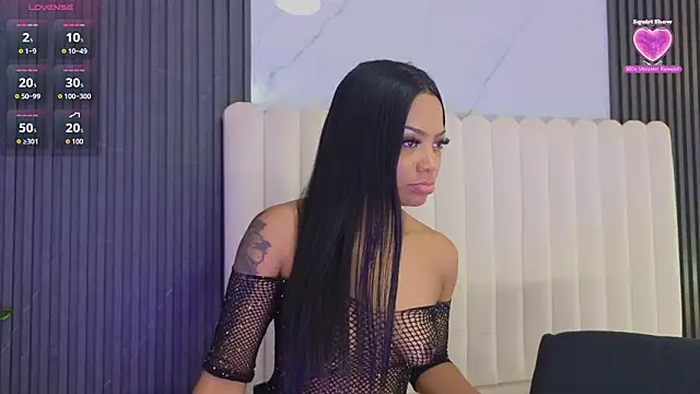 Madiee_Rhea élő XXX-chatje