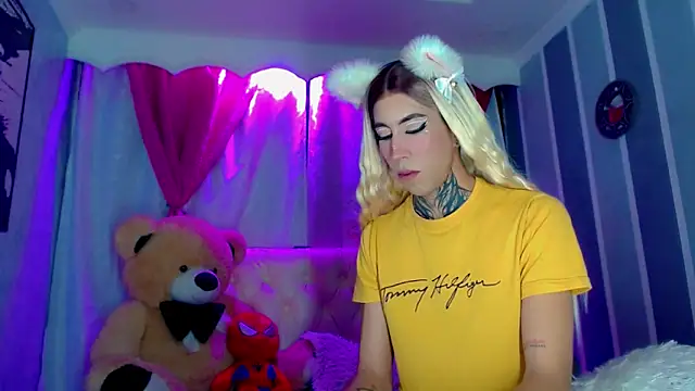 Julia_Bulette1n Webbikameraesitys