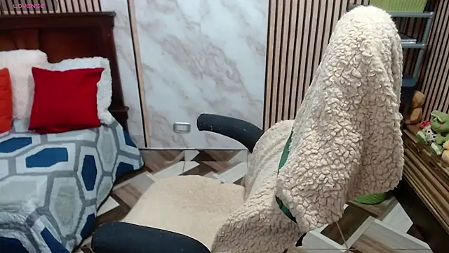 Онлайн чат XXX Sonialorens_