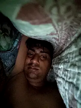 lermaalburu: διαδικτυακό σόου στην κάμερα