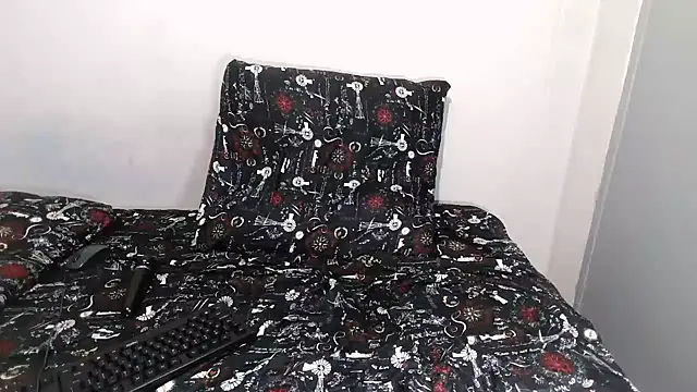 Dickcraverb30 Show in webcam