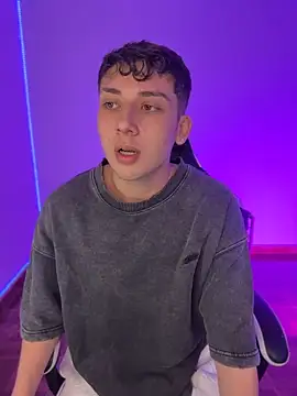 oliver_kyy's Webcam Show