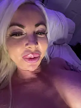 Jemma-J live XXX chat