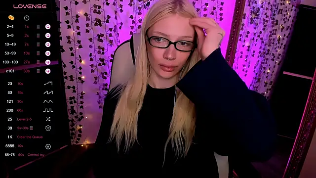 แชท XXX สดของ AnyaTaylor_