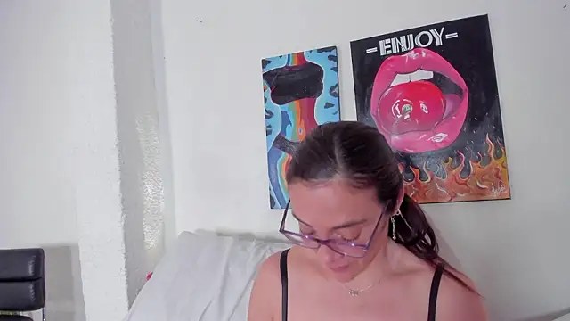 Jessica_Herrera_: онлайн-секс-чат