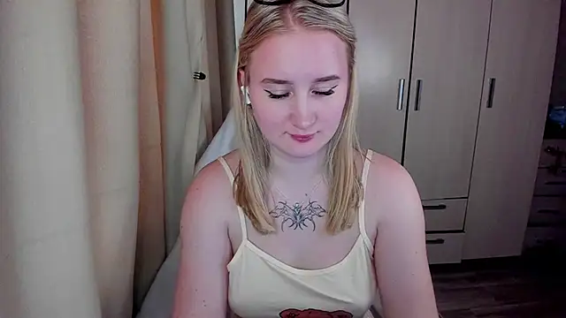 KeiraNight: онлайн-секс-чат