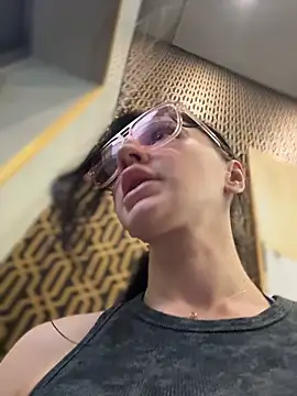 Chat +18 de JulliaVegas ao vivo