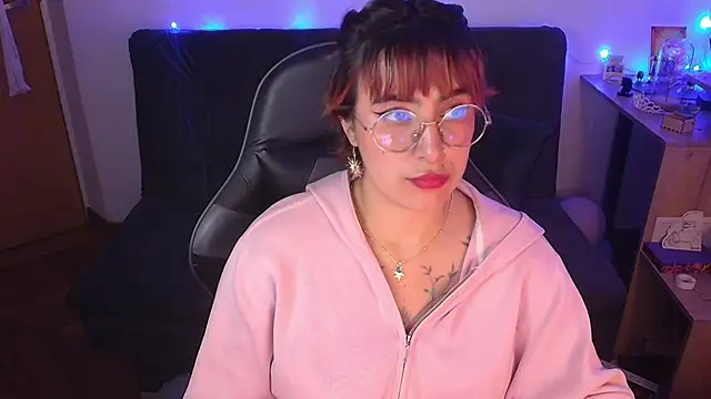 Miacatsito3 Adlı Modelin Canlı XXX Sohbeti