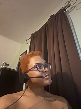 nickytheehawtie 现场XXX聊天