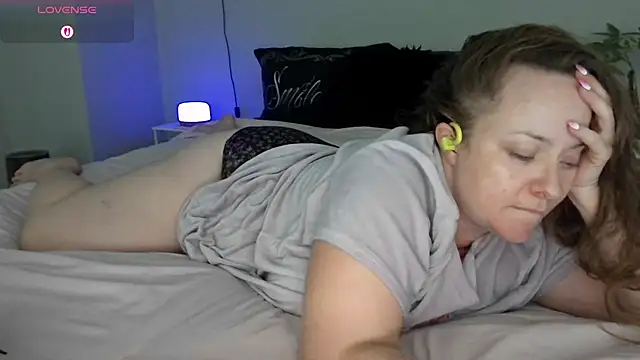 julimonroe's Webcam Show