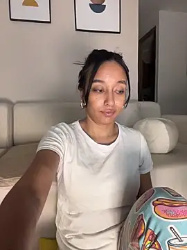 DianaHopson Show in webcam