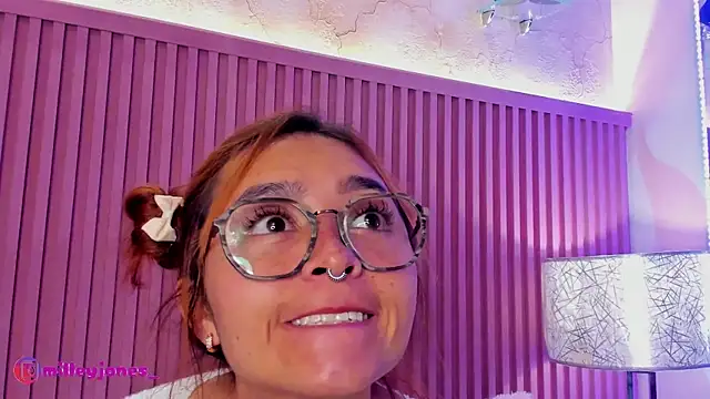MilleyJones – Naživo XXX chat