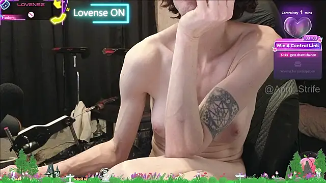 Pokazy przed kamerką – april_show_her