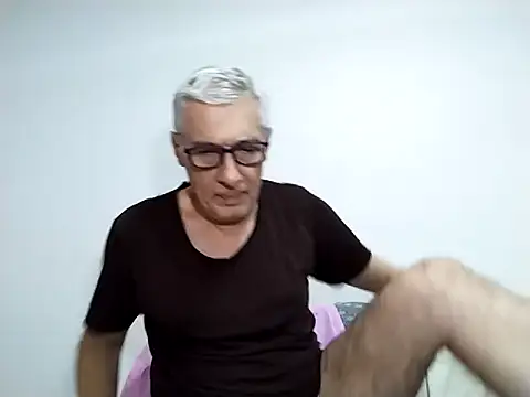 BIGUNCUTHARDCOCK live XXX chat