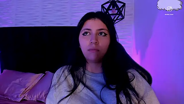 Chat XXX en directo de Melody_Black_