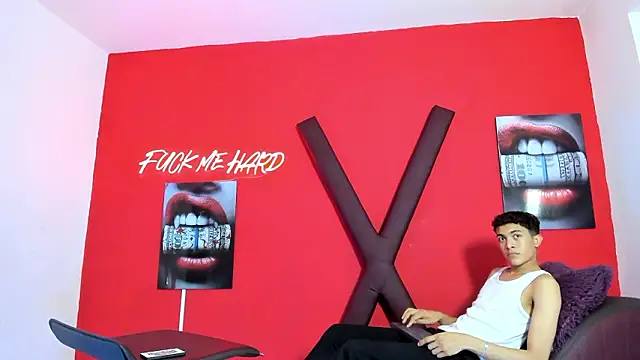 Czat XXX na żywo – SKYN_MAN