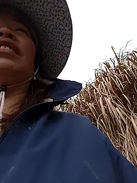 Yellow-pink 在線直播表演