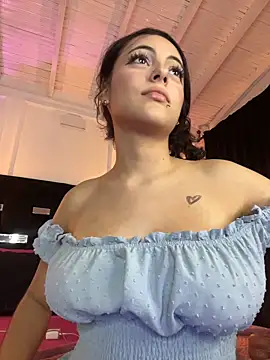 TeaseDollXXX élő XXX-chatje