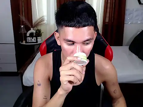 drinkmycumx's Webcam Show