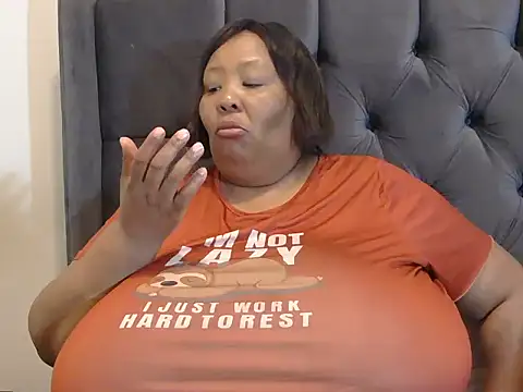 nancy111: онлайн-секс-чат