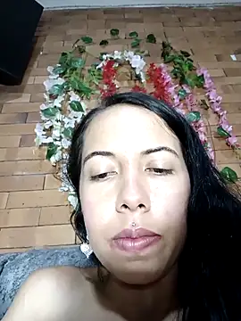 MiaForever1's Live XXX Chat