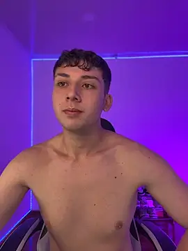 oliver_kyy Live XXX Chat