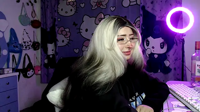 lussyevans24のライブXXXチャット