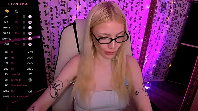 Chat XXX en directo de AnyaTaylor_