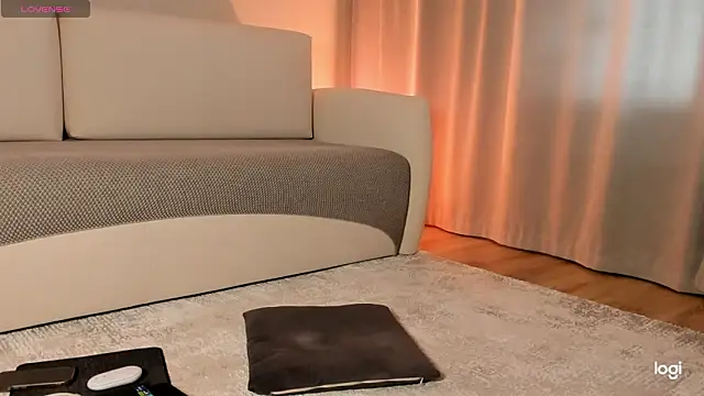 Chat +18 de AmelinaLove ao vivo