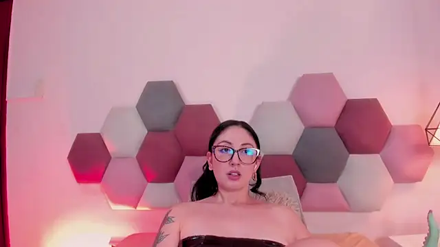 Emilywatsonn লাইভ XXX চ্যাট