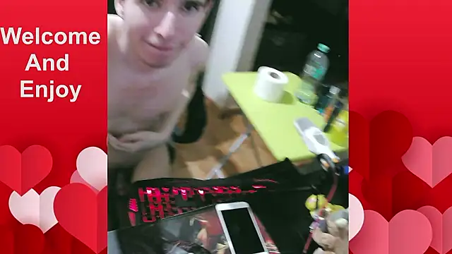 Twink_martinboy Adlı Modelin Canlı XXX Sohbeti