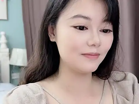 sarah111's Live XXX Chat