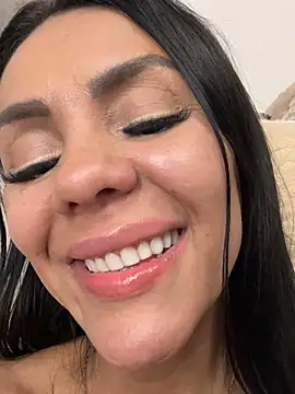 SofhiaTaylor 现场XXX聊天