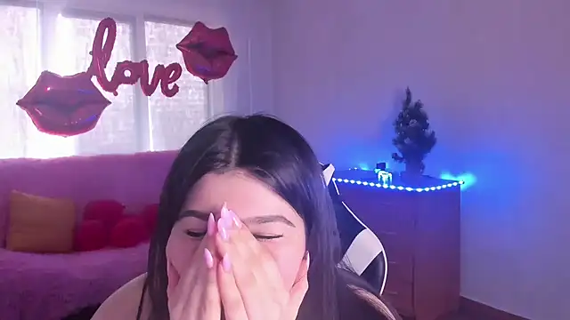 KisaModel's Live XXX Chat