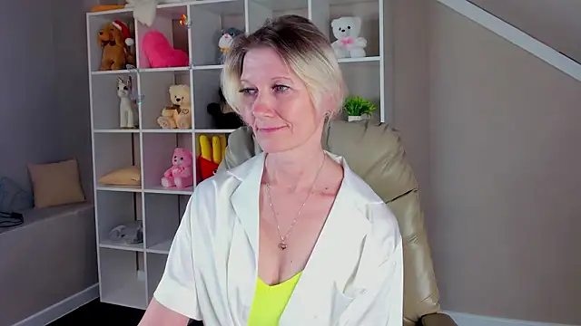 Онлайн чат XXX Julie_Lucas