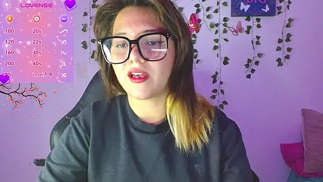 aurora_bela লাইভ XXX চ্যাট