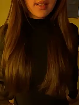 Uyennii02 即時 XXX 聊天