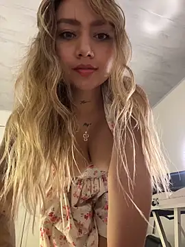 Chat +18 de amanda-medrano1 ao vivo