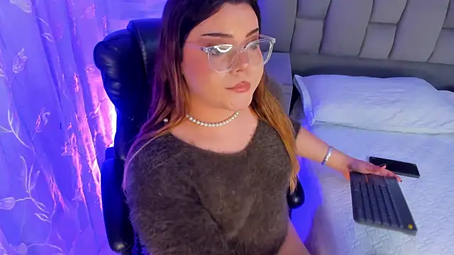 แชท XXX สดของ Maxxxine1