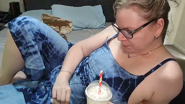 XXX chat uživo modela l4dyc4pricorn76