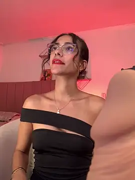 Chat +18 de elegant__rouse ao vivo