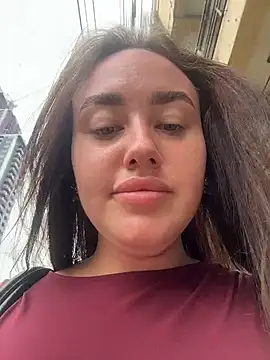 Chat XXX en directo de KiraSunshine