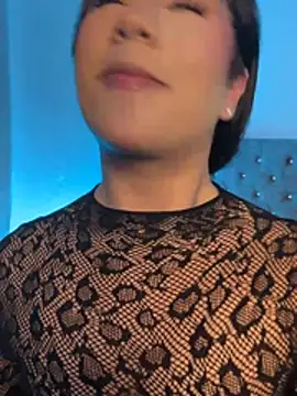 Vale_prado élő XXX-chatje