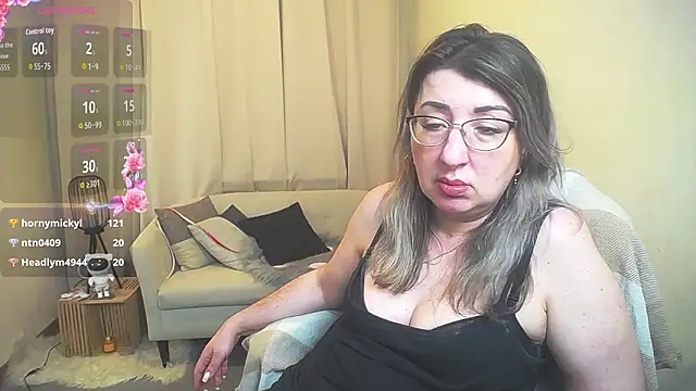 Chat XXX en directo de KKMimiKK