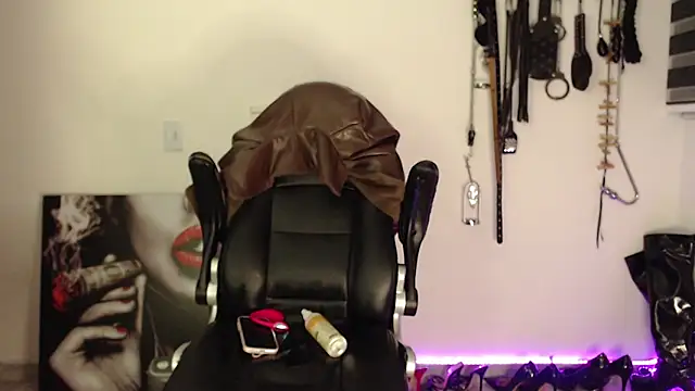 Chat XXX en directo de alison_slave