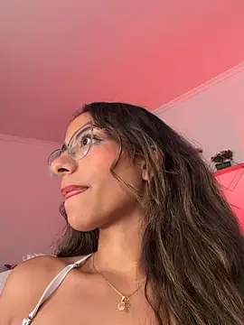 Chat +18 de elegant__rouse ao vivo
