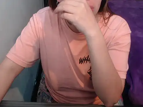 layanafuckass live XXX chat