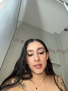 sharlot24 在線直播表演