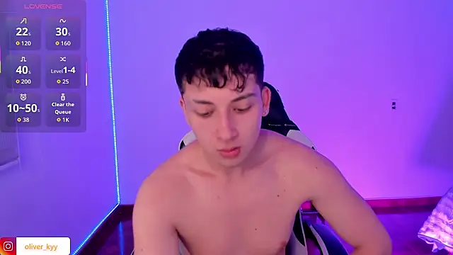 oliver_kyy's Live XXX Chat