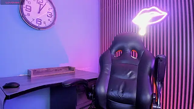 Maximoking26 Adlı Modelin Web Kamerası Şovu